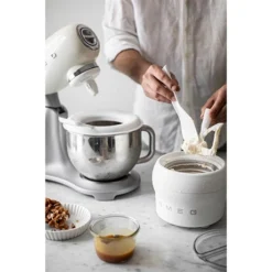 Smeg Sorbetière SMIC01 Pour Robot Sur Socle -KitchenAid || Smeg Soldes Magasin 720059 2 1 Sorbetiere SMIC01 pour robot sur socle Smeg