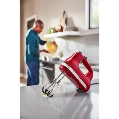 KitchenAid Batteur à Main électrique 6 Vitesses 60 W Rouge Empire 5KHM6118EER -KitchenAid || Smeg Soldes Magasin 760354 2 1 Batteur a main electrique 6 vitesses 60 W rouge empire 5KHM6118EER Kitchenaid