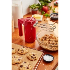 KitchenAid Batteur à Main électrique Sans Fil 7 Vitesses Rouge Empire 5KHMB732EER -KitchenAid || Smeg Soldes Magasin 760356 3 2 Batteur a main electrique sans fil 7 vitesses rouge empire 5KHMB732EER Kitchenaid
