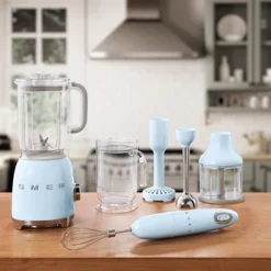 Smeg Blender 1,5 L 800 W BLF01PBEU Bleu Azur -KitchenAid || Smeg Soldes Magasin 761061 2 1 Blender 1 5 L 800 W BLF01PBEU bleu azur Smeg